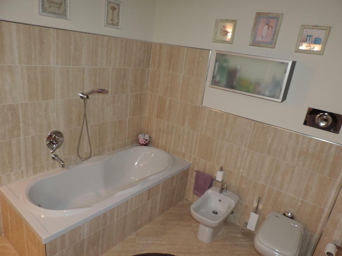 Feeling At Home - Varese Apartment エクステリア 写真
